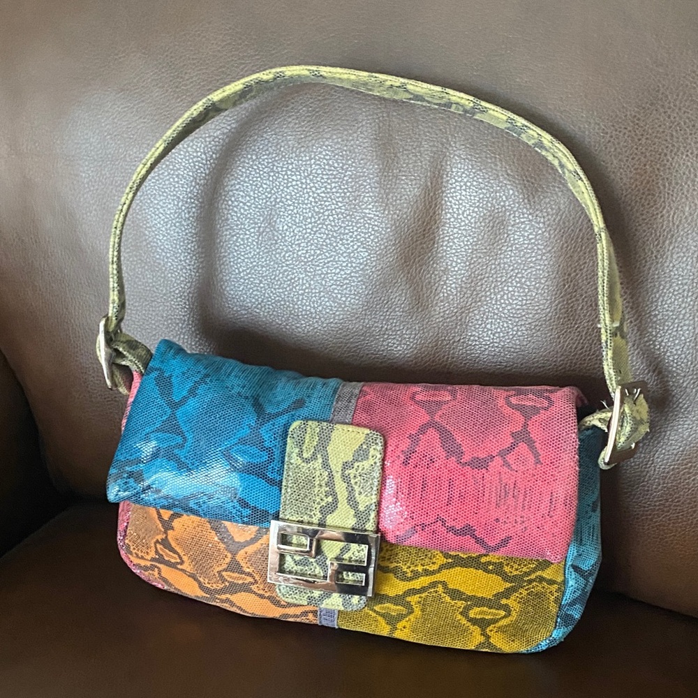 Cache Y2K Multicolor Snakeskin Pattern Bag. - image 1